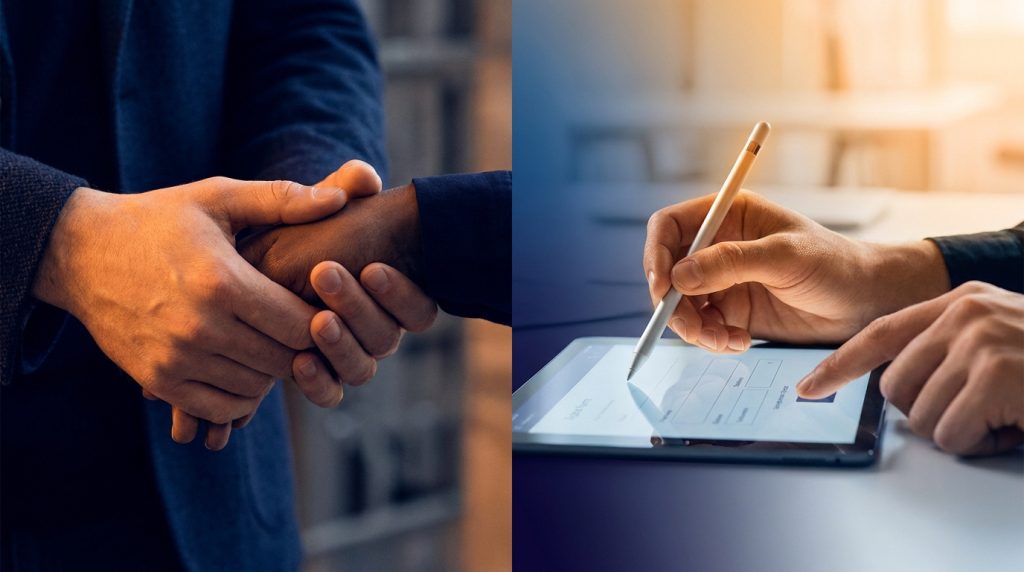 Une image divisée montrant une poignée de main professionnelle à gauche et une personne signant un document sur tablette.